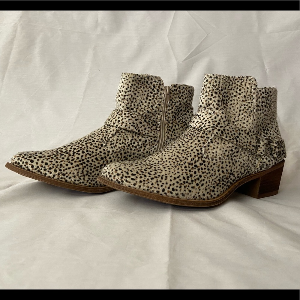 Very G Women's Amber Cream Booties